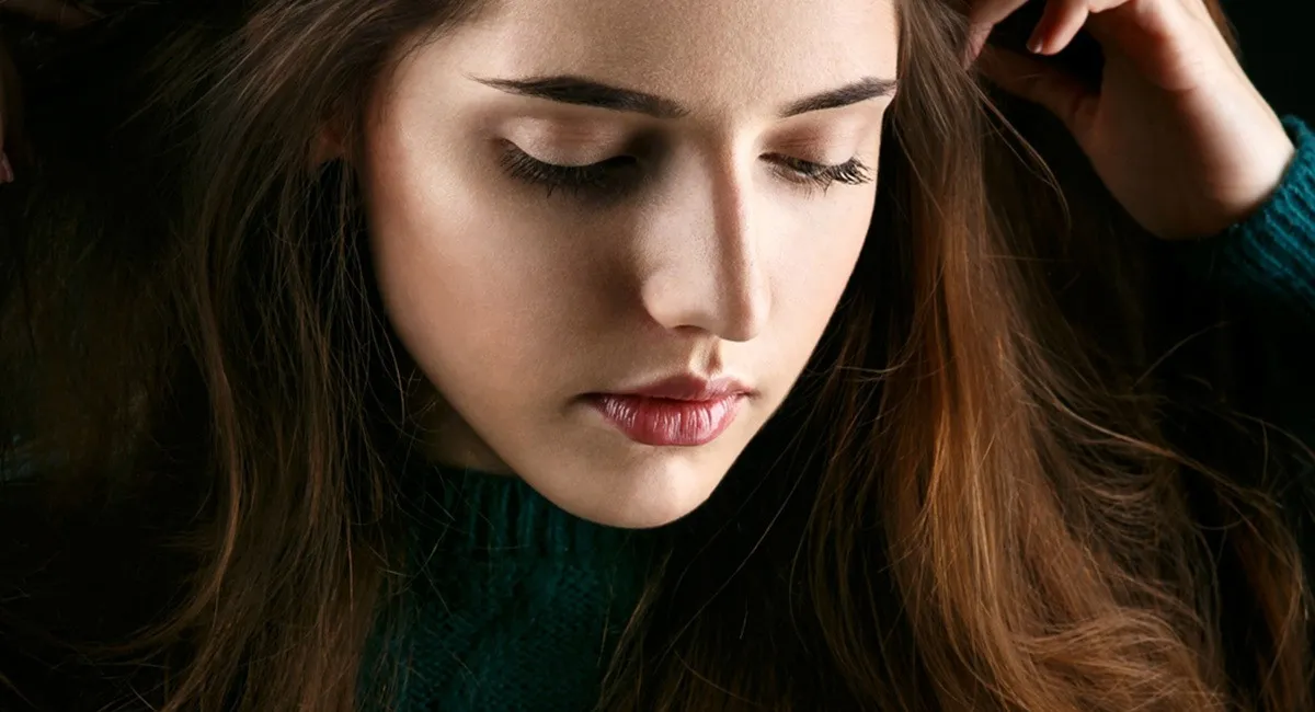 Осенние тенденции красоты: 4 стрижки на длинные волосы, которые покоряют модниц в 2025 году - today.ua