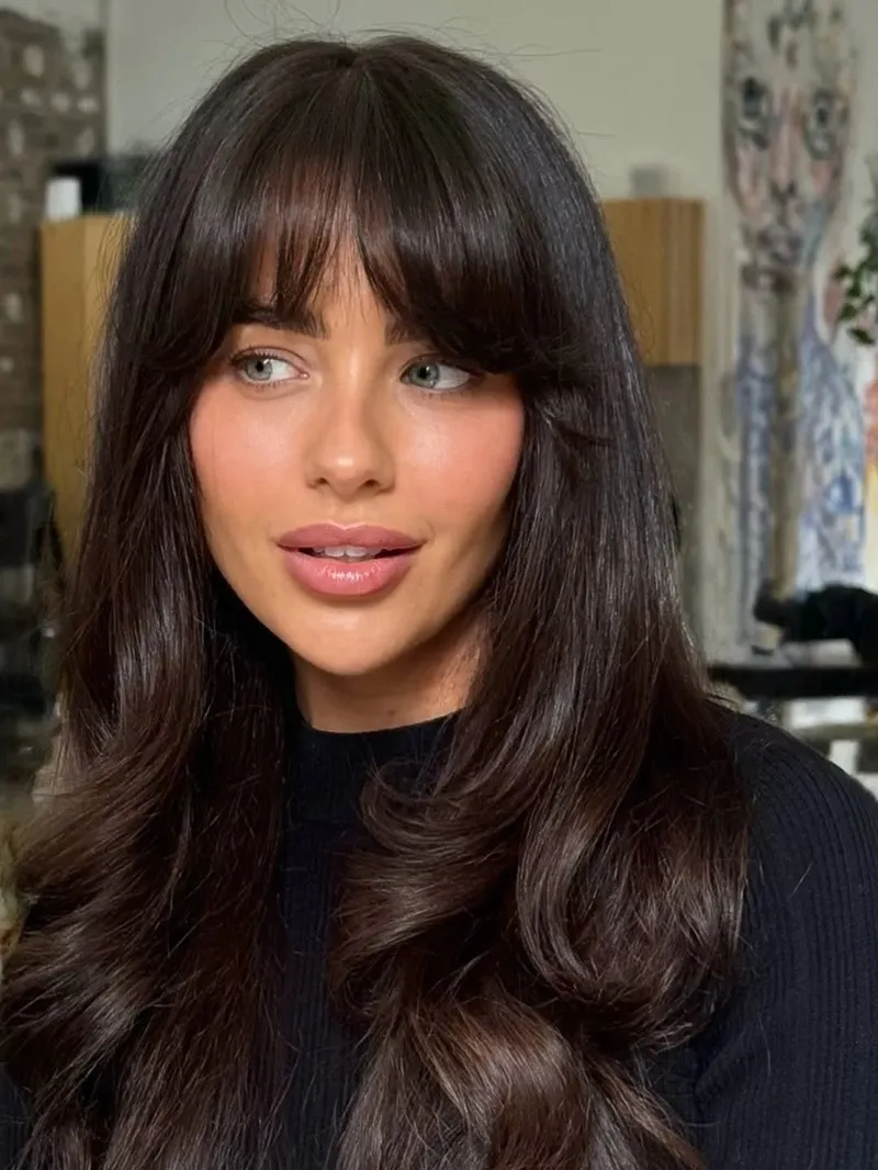 Осенние тенденции красоты: 4 стрижки на длинные волосы, которые покоряют модниц в 2025 году Осенние тенденции красоты: 4 стрижки на длинные волосы, которые покоряют модниц в 2025 году - today.ua