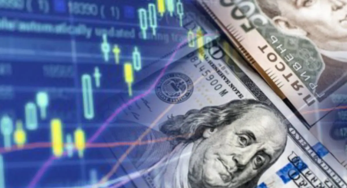 Курс долара та євро в Україні: чи варто купувати валюту у жовтні, пояснили експерти - today.ua