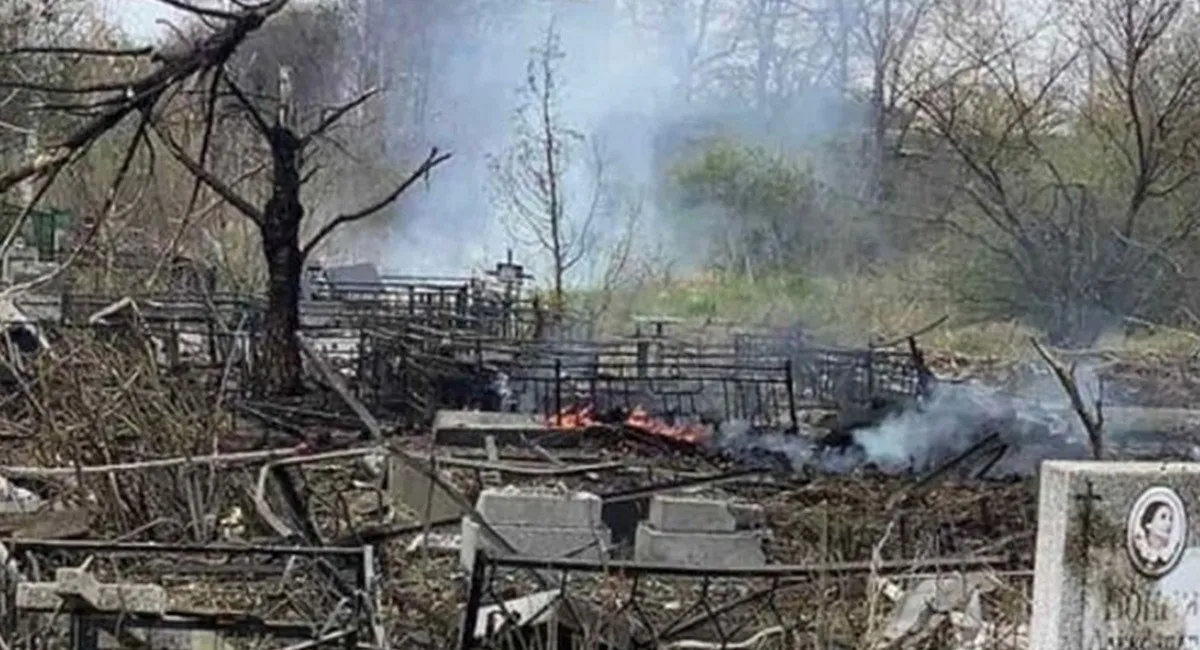 Не дают покоя даже мертвым: оккупанты уничтожили старинное еврейское кладбище в Первомайске - today.ua