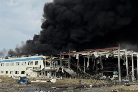 Ракета РФ попала в большой американский завод электроники в Мукачево: есть тяжелораненые