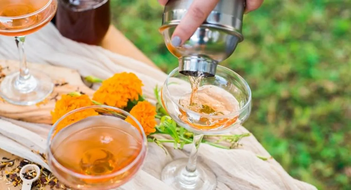 Шампанське з чорнобривців: рецепт освіжаючого напою з легким градусом - today.ua