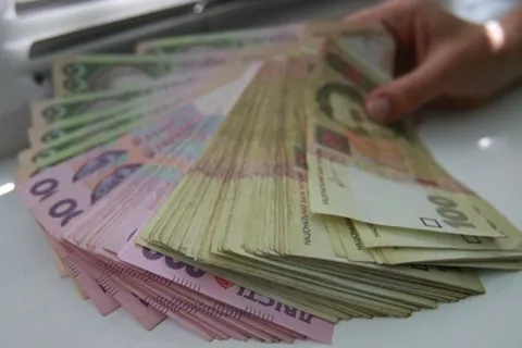 Украинцам раздают от 4500 грн помощи: кто может получить через Дію