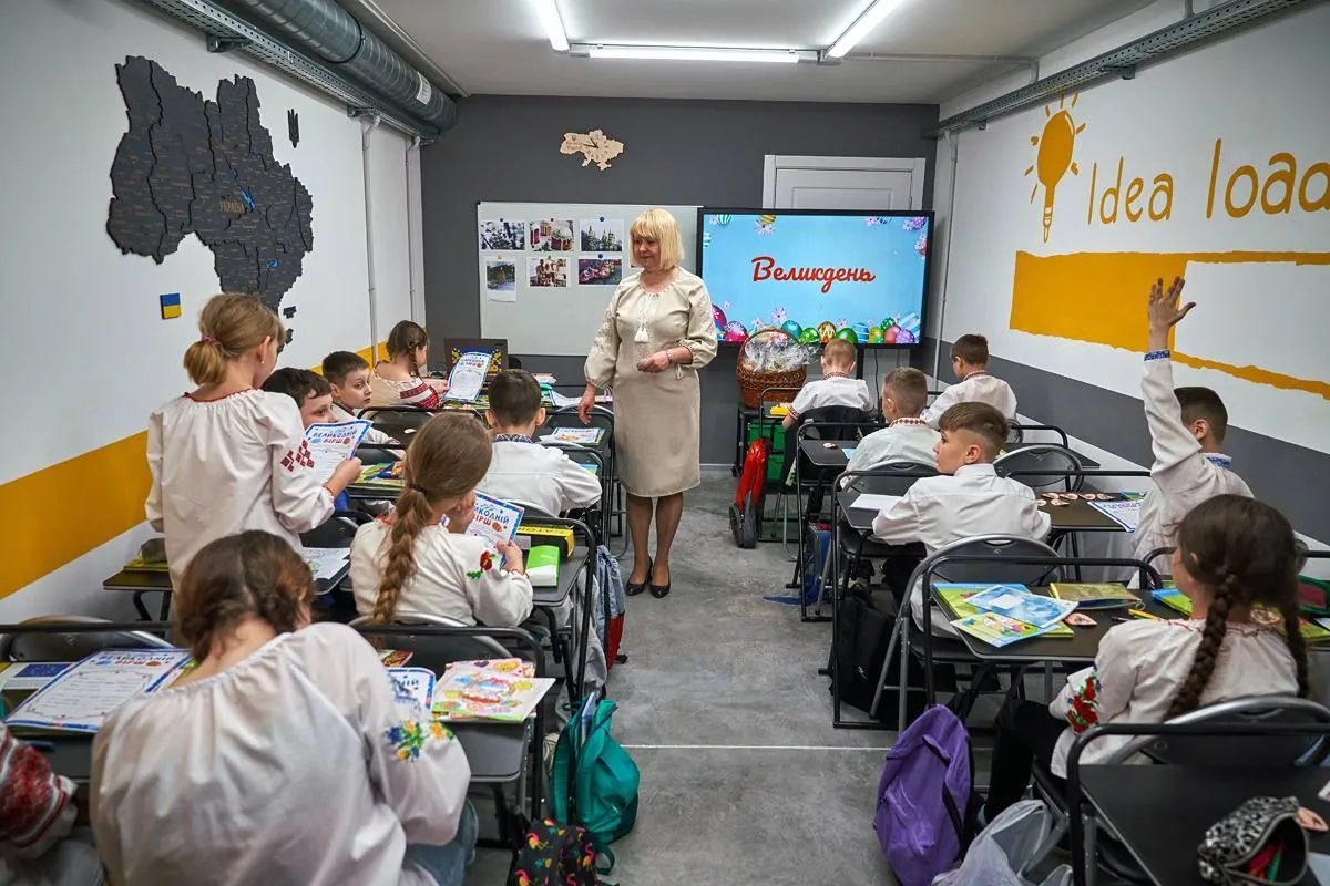 Школи перенесуть на глибину сім метрів під землю: уряд анонсує великі зміни в організації середньої освіти в Україні Школи перенесуть на глибину сім метрів під землю: уряд анонсує великі зміни в організації середньої освіти в Україні - today.ua