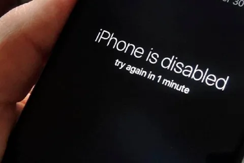Сотни тысяч iPhone в Украине под угрозой блокировки: техника Apple может превратиться в непригодную