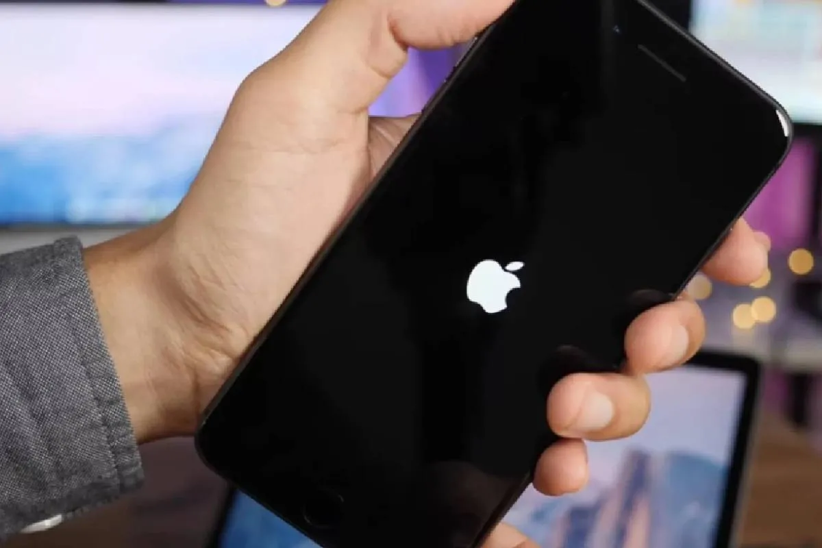 Сотни тысяч iPhone в Украине под угрозой блокировки: техника Apple может превратиться в непригодную - today.ua