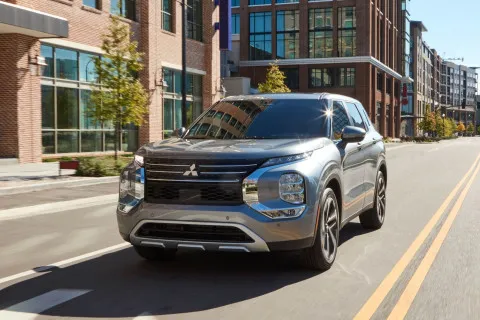 Японские авто, которых стоит избегать в 2025 году: мнение опытного механика