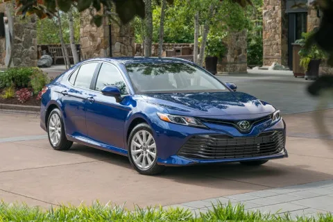 Подержанные – значительно выгоднее: эксперты назвали ТОП-9 авто, которые никогда не стоит покупать новыми