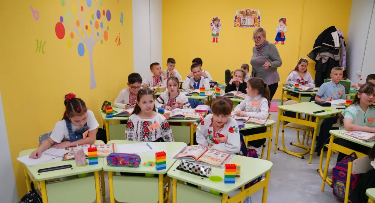 Реалії війни: у Харкові з вересня діти підуть до підземних шкіл і навчатимуться на станціях метро - today.ua