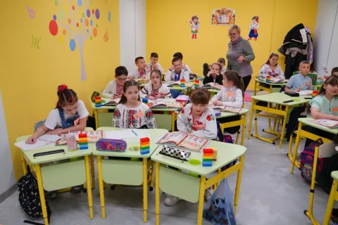 Реалії війни: у Харкові з вересня діти підуть до підземних шкіл і навчатимуться на станціях метро