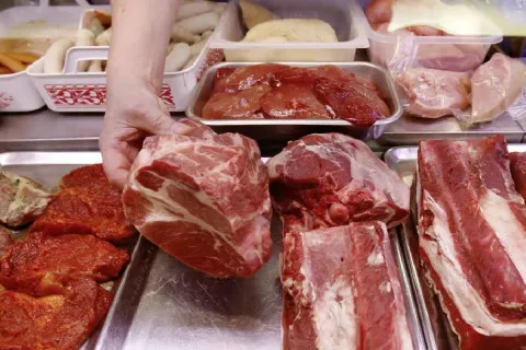 Популярні м’ясні продукти знову дорожчають: актуальні ціни