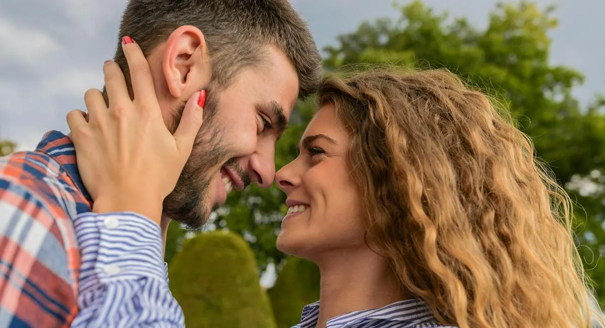 Початок осені буде дуже цікавим: яких знаків Зодіаку чекають любовні пригоди у вересні - today.ua