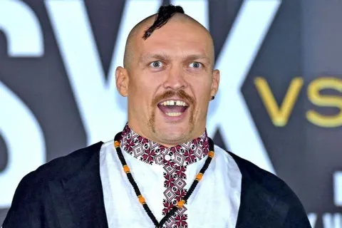 Талант не только на ринге: Александр Усик спел дуэтом с легендой эстрады (видео)