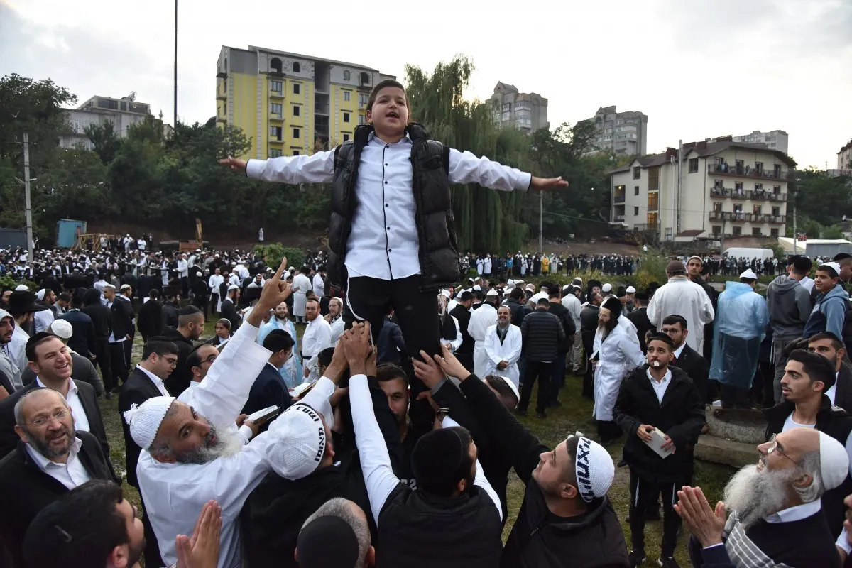 Израиль стоит на ушах: Украина отказалась принимать паломников-хасидов, которые собирались в Умань Израиль стоит на ушах: Украина отказалась принимать паломников-хасидов, которые собирались в Умань - today.ua