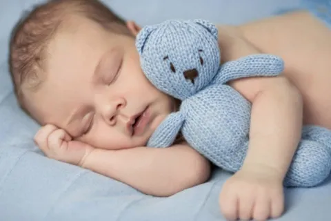 Тернопільська пара шокувала країну вибором імені для новонародженого сина (відео)