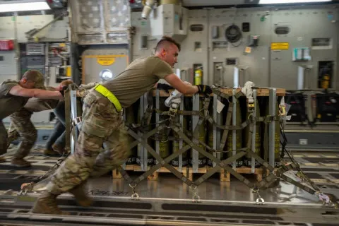 Оружие продается лучше, чем мир: оружейные гиганты заработали рекордные $679 млрд