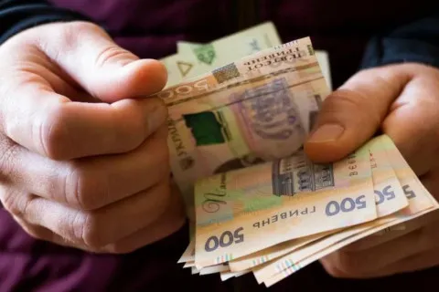 До 15 тисяч гривень на людину: в Україні стартувала нова програма грошової підтримки