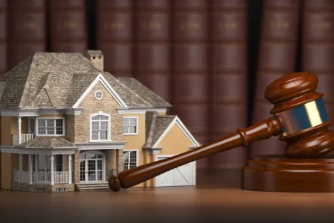 В Україні запроваджують автоматичний арешт майна боржників: за які суми позбавлятимуть житла