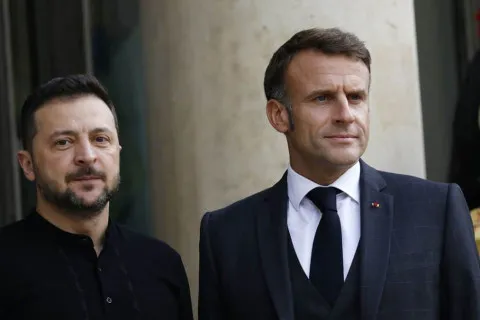 "США могут предать Украину в вопросе территорий": Макрон призвал Зеленского быть крайне осторожным