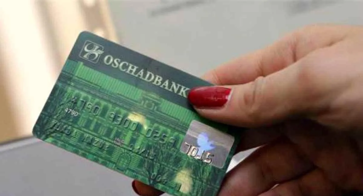 В Ощадбанке клиентке предложили разблокировать карту в обмен на интимные услуги - today.ua