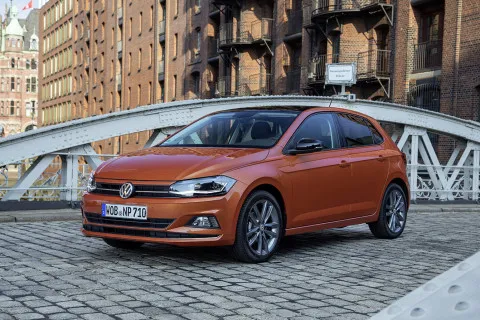 Неожиданный выбор: эксперты назвали лучший подержанный автомобиль для семьи в 2025 году