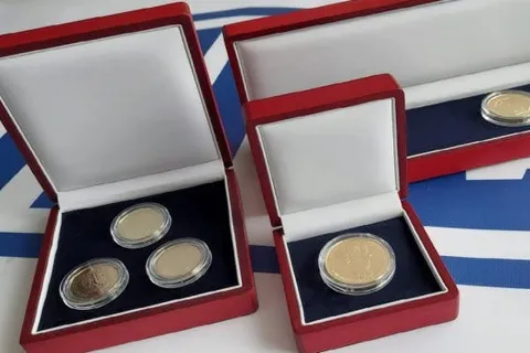 НБУ продает редкие 100 грн с античным дизайном: узнайте, чем они особенные