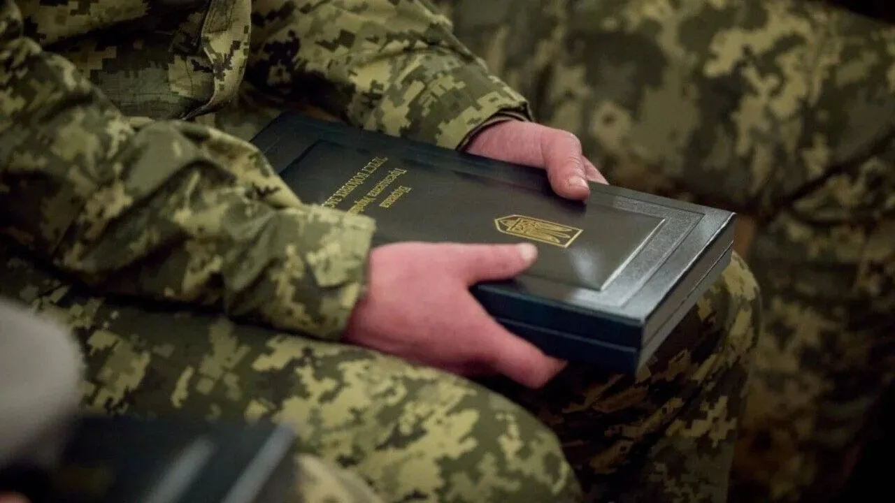 Министерство обороны переписало условия контрактов для военных: о чем снова забыли упомянуть - today.ua