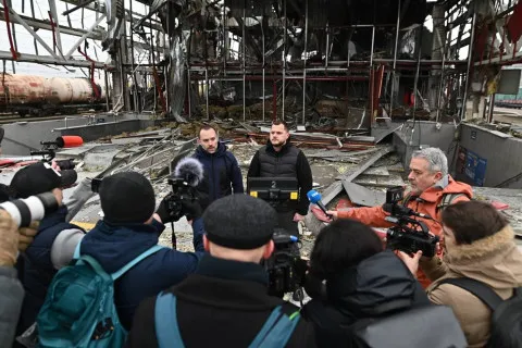 Жахливі кадри з Фастова: російські окупанти повністю знищили міський вокзал (фото)