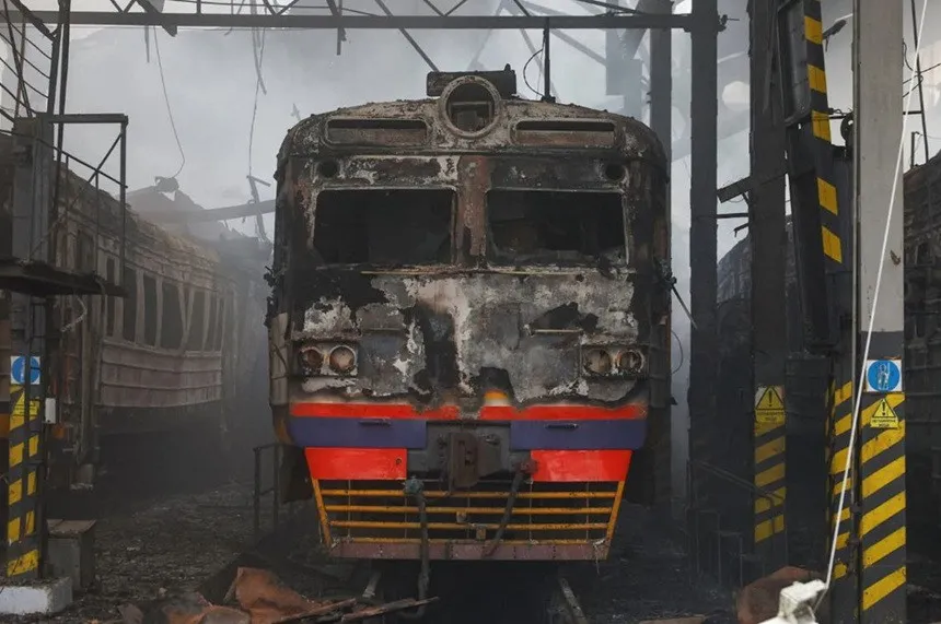 Жахливі кадри з Фастова: російські окупанти повністю знищили міський вокзал (фото) - today.ua