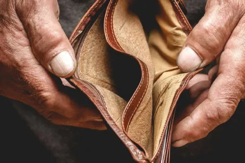 Україна наближається до економічного обвалу: без грошей ЄС часу майже не залишилося