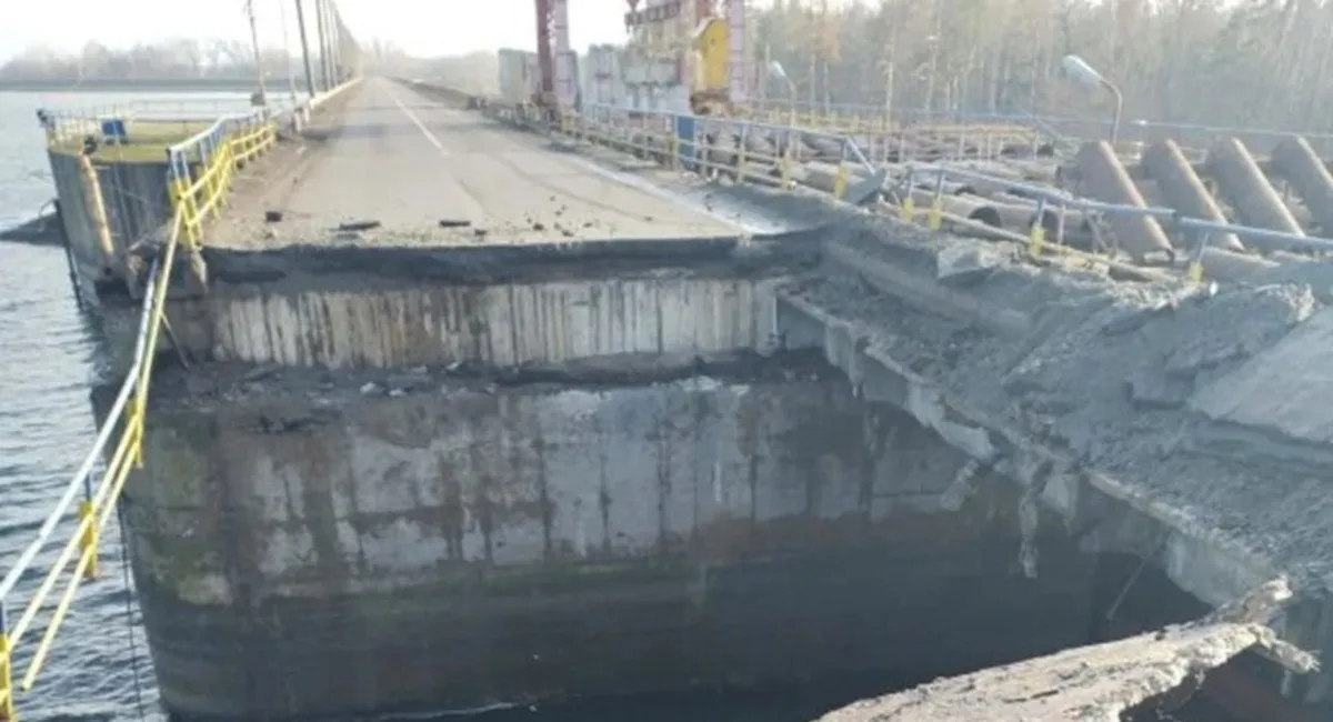 РФ вдарила по греблі Печенізького водосховища на Харківщині: рух транспорту зупинено (фото) - today.ua