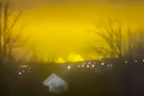 Тревожная ночь на России: в Чебоксарах жалуются на атаку дронов, серию взрывов и прилёты (видео)