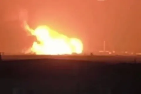 Пожар бушевал трое суток: дроны СБУ ударили по газовому терминалу в российском порту Темрюк (видео)