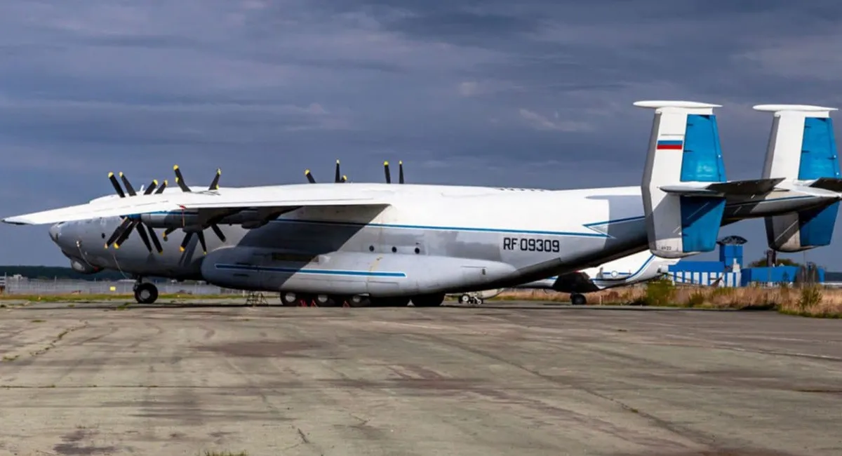 Російська авіація відмінусувала чергове раритетне диво: Ан-22 розвалився в небі, забравши екіпаж із собою - today.ua