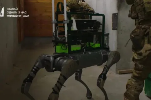 СБУ представила боевого робота с автоматом, который заменит людей во многих рискованных операциях