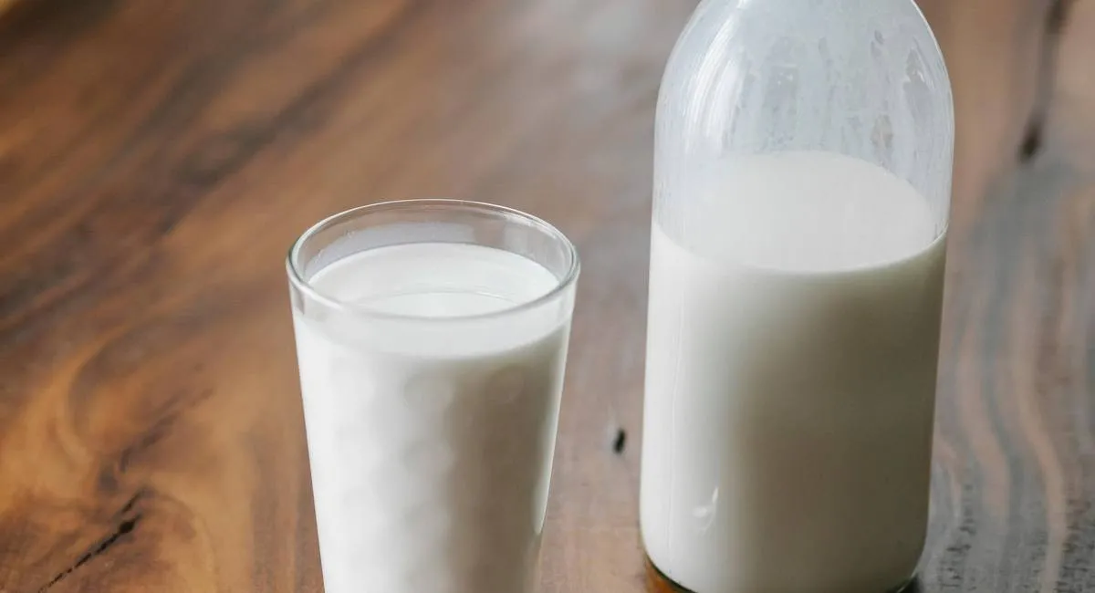 Что произойдет с организмом, если каждый вечер в 21:00 выпивать стакан кефира - today.ua