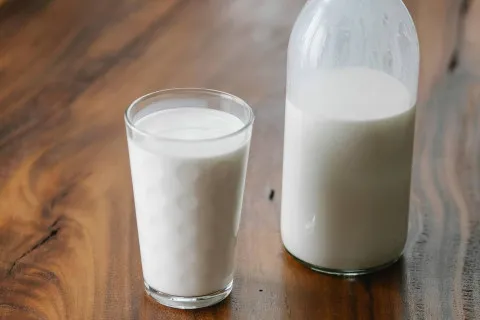 Что произойдет с организмом, если каждый вечер в 21:00 выпивать стакан кефира