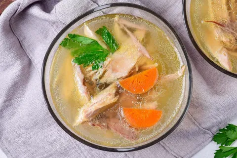 Головні хитрощі варіння холодцю: як досягти кристальної прозорості та насиченості смаку