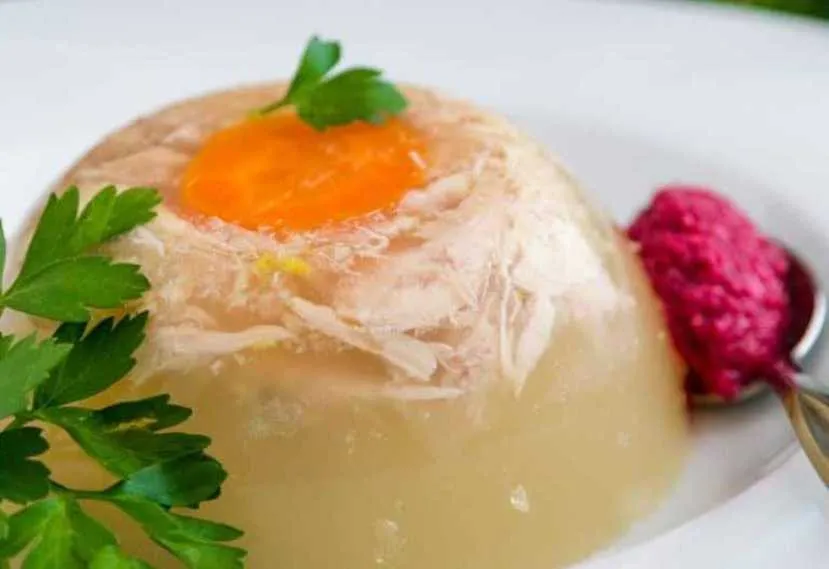 Главные хитрости варки холодца: как добиться кристальной прозрачности и насыщенности вкуса Главные хитрости варки холодца: как добиться кристальной прозрачности и насыщенности вкуса - today.ua