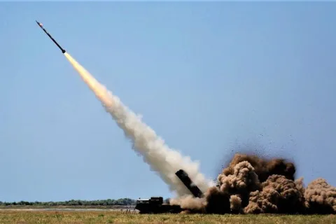 Україна почне серійний випуск власних балістичних ракет вже навесні наступного року, але є нюанс