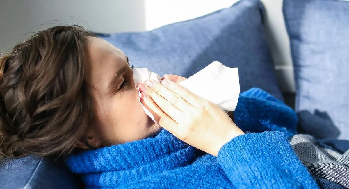Симптомы гриппа и ОРВИ: как отличить обычную простуду от серьезной болезни - today.ua