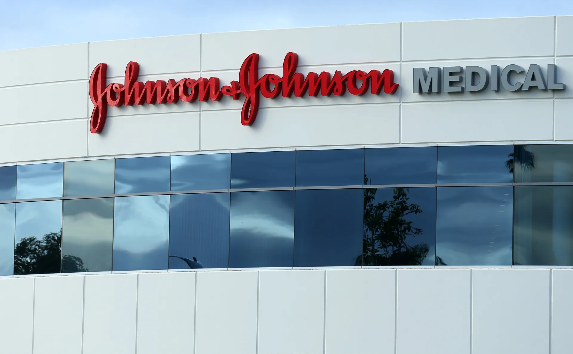 Рак после детской присыпки: суд присяжных связал болезнь с продукцией Johnson&Johnson - today.ua