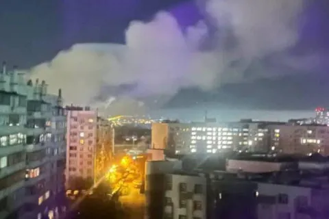 Дроны массированно атаковали РФ: взрывы прогремели в Москве и ряде других городов (видео)