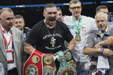 Россия "отжала" имущество Александра Усика в Крыму, объявив чемпиона "нацистом"