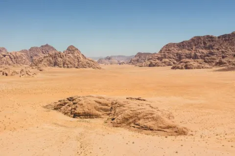 Спутниковые снимки пустыни в Нью-Мексико породили слухи о библейских пророчествах и "конце света": что произошло