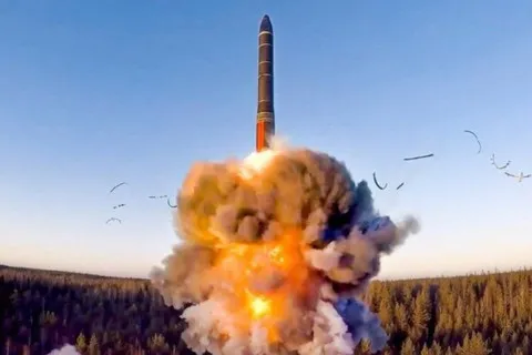 Россия отрабатывает ядерный шантаж? В Сибири прошли учения с ракетными комплексами "Ярс"