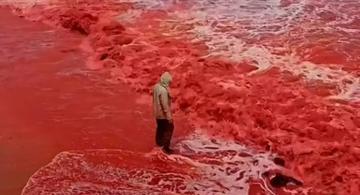 Як у біблійному пророцтві: в Ірані вода в річках забарвилась у колір крові - today.ua