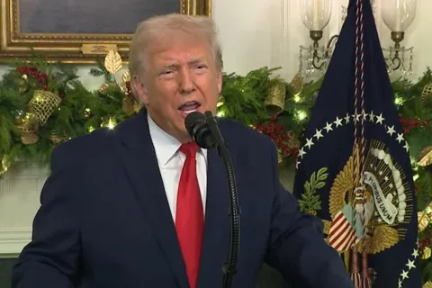 "Все работает, граница крепкая, мир спокоен": Трамп в обращении к нации объявил о конце проблем в США