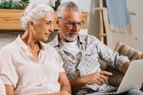 ПриватБанк перетворив ідентифікацію пенсіонерів на кількадобові тортури