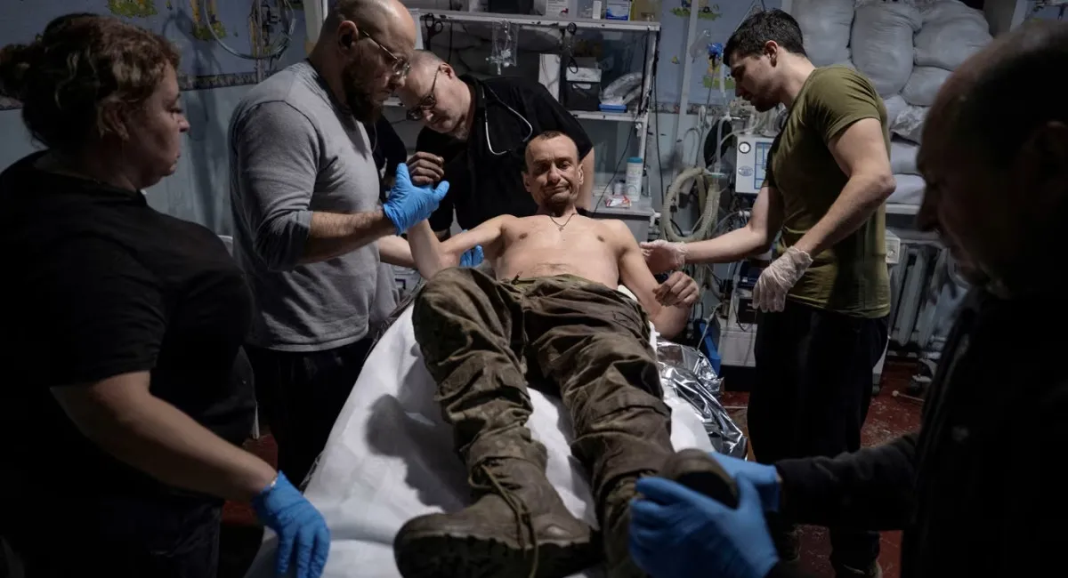 33 дня надежды и отчаяния: люди не могли добраться к раненому бойцу, но помощь пришла не в человеческом облике - today.ua